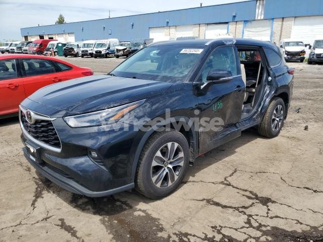 Photo 6 of 2022 TOYOTA HIGHLANDER XLE (VIN 5TDGZRBH1NS570024)