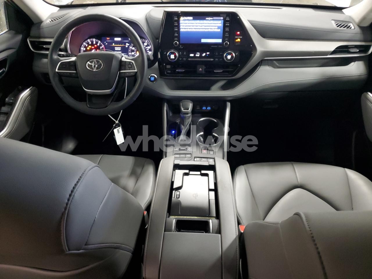 Photo 8 of 2022 TOYOTA HIGHLANDER XLE (VIN 5TDGZRBH1NS588443)