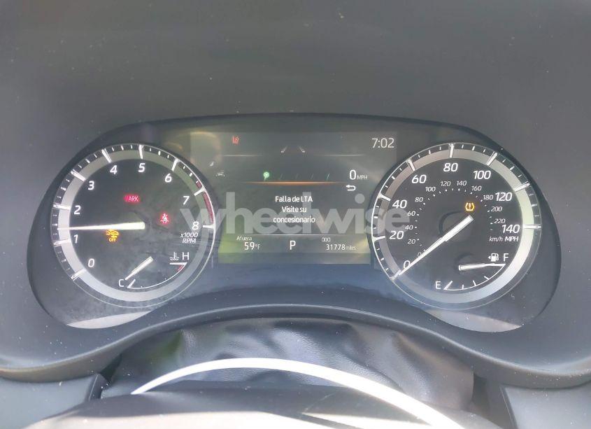 Photo 7 of 2021 Toyota Highlander XLE (VIN 5TDGZRBH2MS105170)