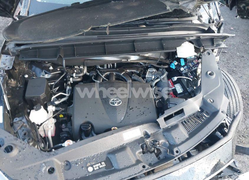 Photo 10 of 2021 Toyota Highlander XLE (VIN 5TDGZRBH2MS556826)