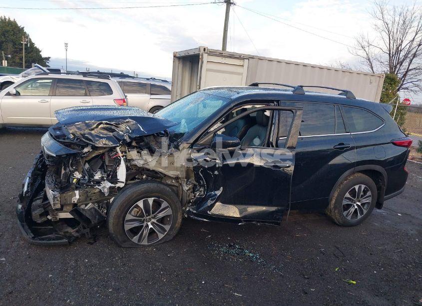 Photo 14 of 2021 Toyota Highlander XLE (VIN 5TDGZRBH2MS556826)