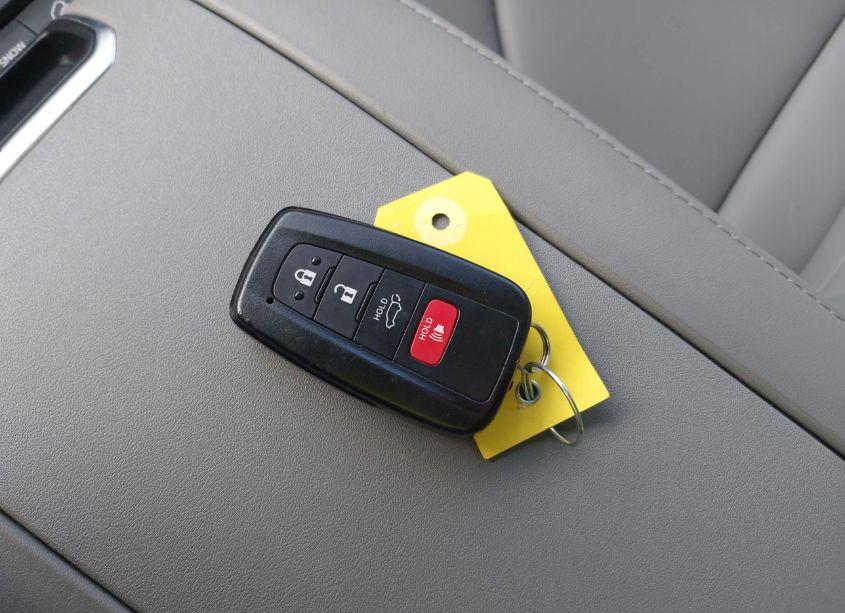 Photo 11 of 2022 Toyota Highlander XLE (VIN 5TDGZRBH2NS193025)