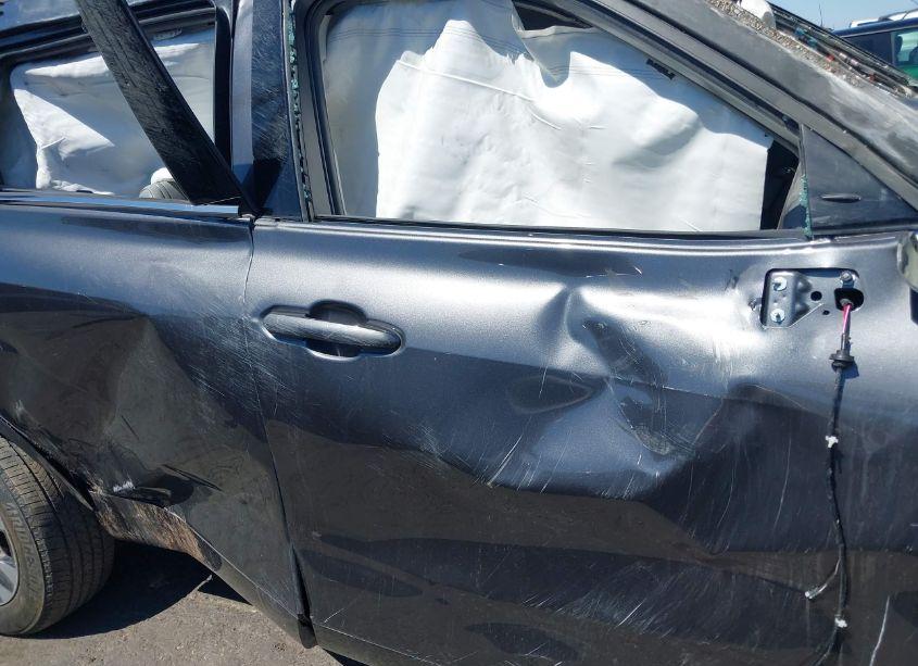 Photo 13 of 2022 Toyota Highlander XLE (VIN 5TDGZRBH2NS224306)