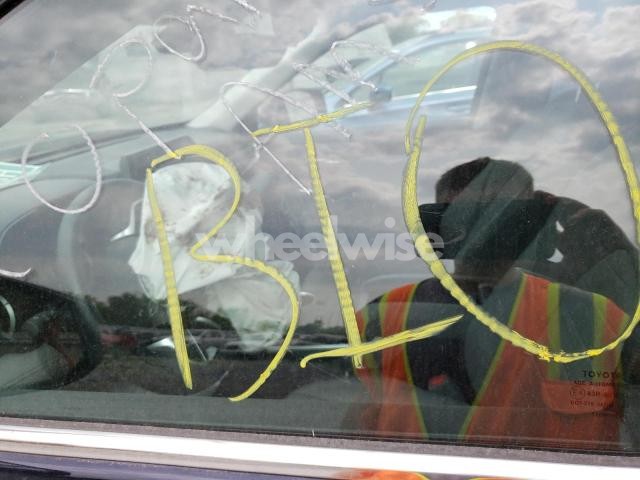 2022 TOYOTA HIGHLANDER XLE (VIN 5TDGZRBH2NS247164) main photo