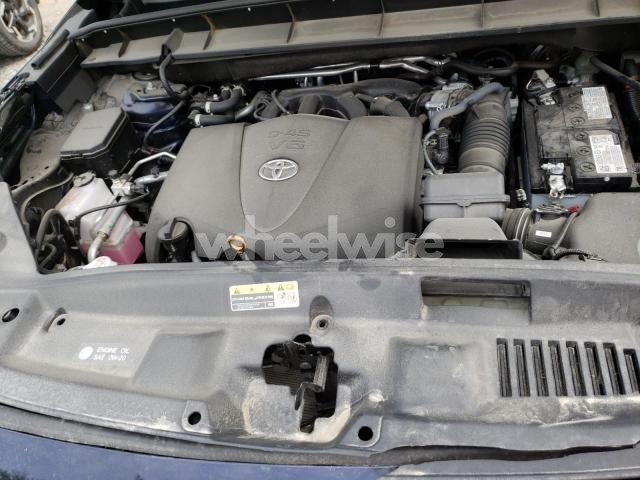 Photo 11 of 2022 TOYOTA HIGHLANDER XLE (VIN 5TDGZRBH2NS247164)