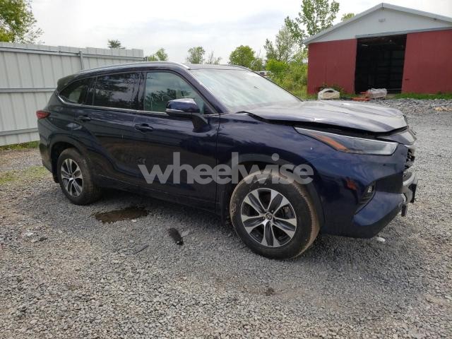 Photo 7 of 2022 TOYOTA HIGHLANDER XLE (VIN 5TDGZRBH2NS247164)