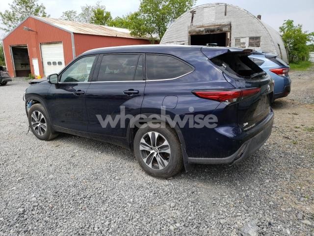 Photo 8 of 2022 TOYOTA HIGHLANDER XLE (VIN 5TDGZRBH2NS247164)