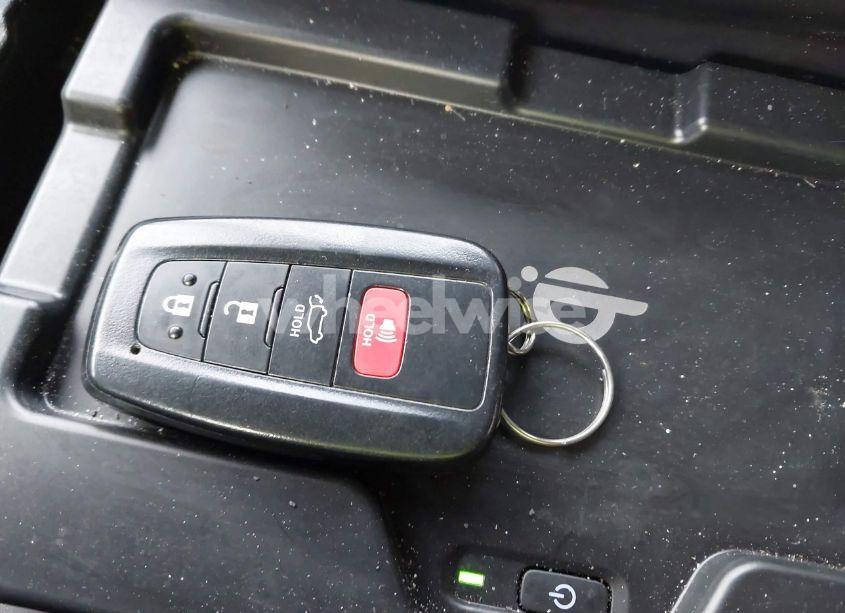 Photo 11 of 2022 Toyota Highlander XLE (VIN 5TDGZRBH2NS248704)