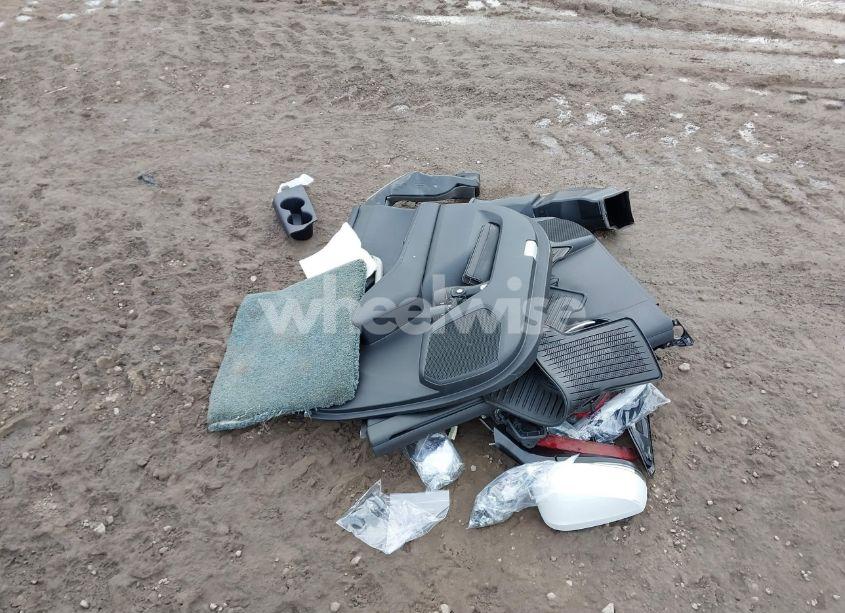 Photo 12 of 2022 Toyota Highlander XLE (VIN 5TDGZRBH2NS248704)