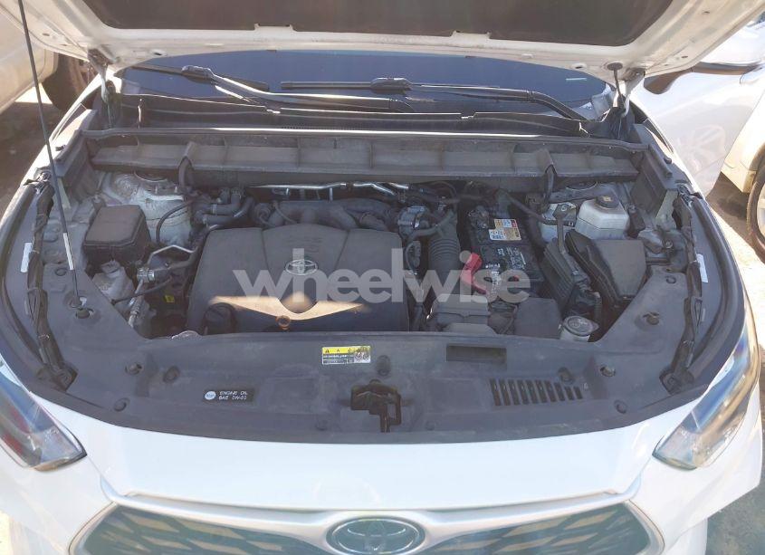 Photo 10 of 2020 Toyota Highlander XLE (VIN 5TDGZRBH3LS505950)