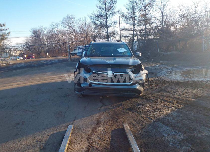 Photo 12 of 2021 Toyota Highlander XLE (VIN 5TDGZRBH3MS073670)