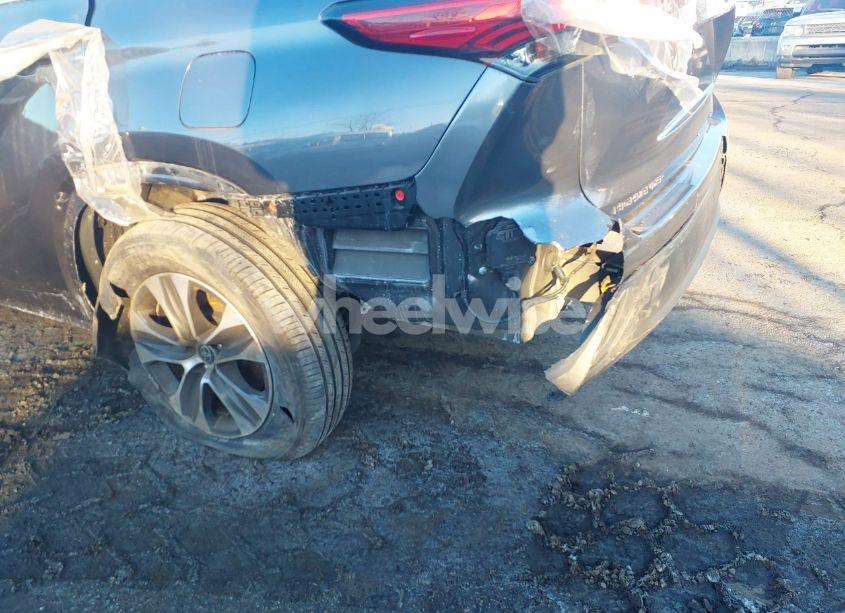 Photo 6 of 2021 Toyota Highlander XLE (VIN 5TDGZRBH3MS073670)