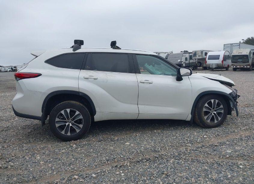 Photo 12 of 2021 Toyota Highlander XLE (VIN 5TDGZRBH3MS126108)