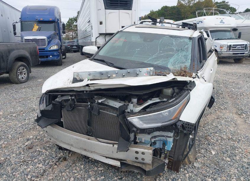 Photo 6 of 2021 Toyota Highlander XLE (VIN 5TDGZRBH3MS126108)
