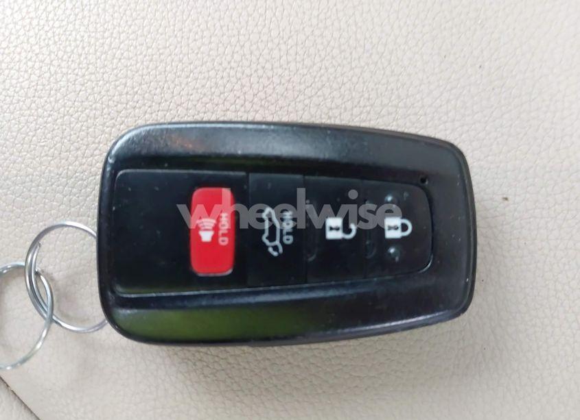 Photo 11 of 2021 Toyota Highlander XLE (VIN 5TDGZRBH3MS528372)