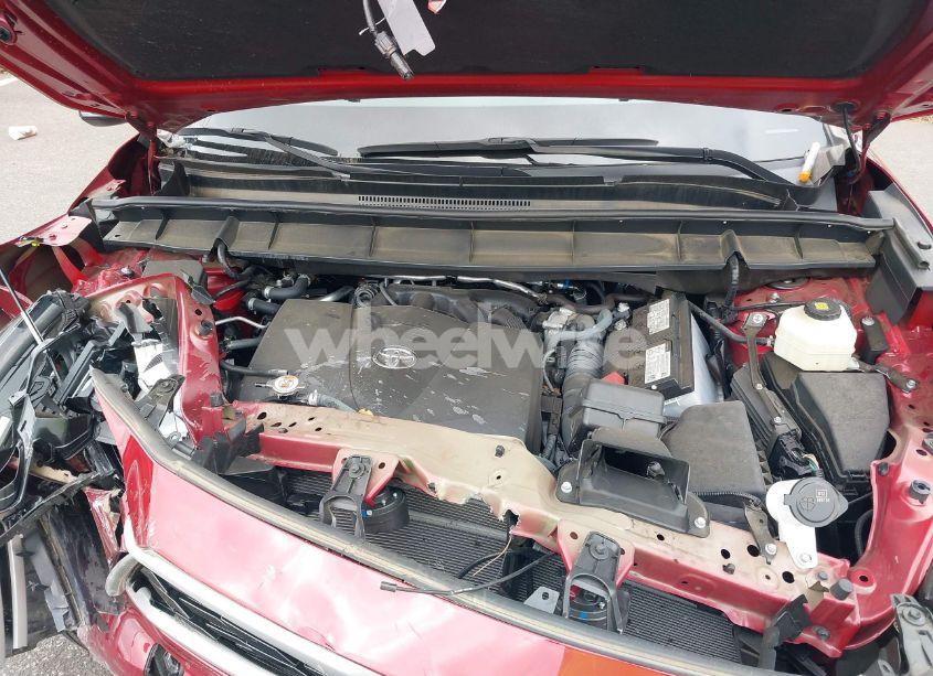 Photo 10 of 2021 Toyota Highlander XLE (VIN 5TDGZRBH3MS537427)