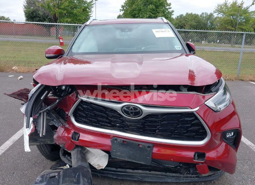 Photo 12 of 2021 Toyota Highlander XLE (VIN 5TDGZRBH3MS537427)
