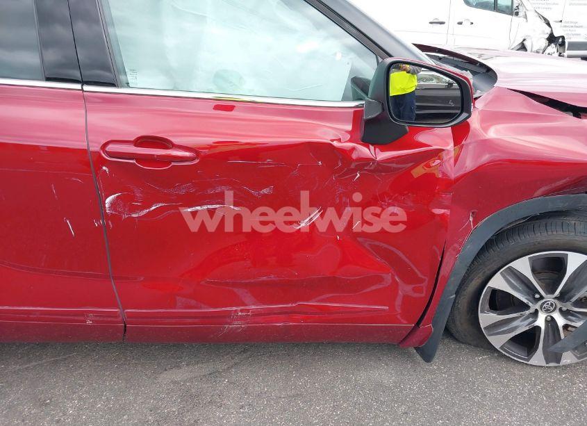 Photo 18 of 2021 Toyota Highlander XLE (VIN 5TDGZRBH3MS537427)