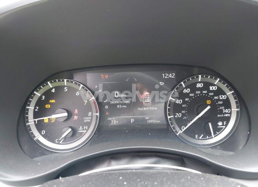 Photo 7 of 2021 Toyota Highlander XLE (VIN 5TDGZRBH3MS537427)