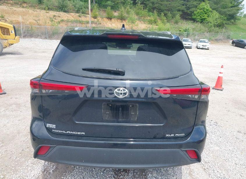 Photo 16 of 2022 Toyota Highlander XLE (VIN 5TDGZRBH3NS587245)