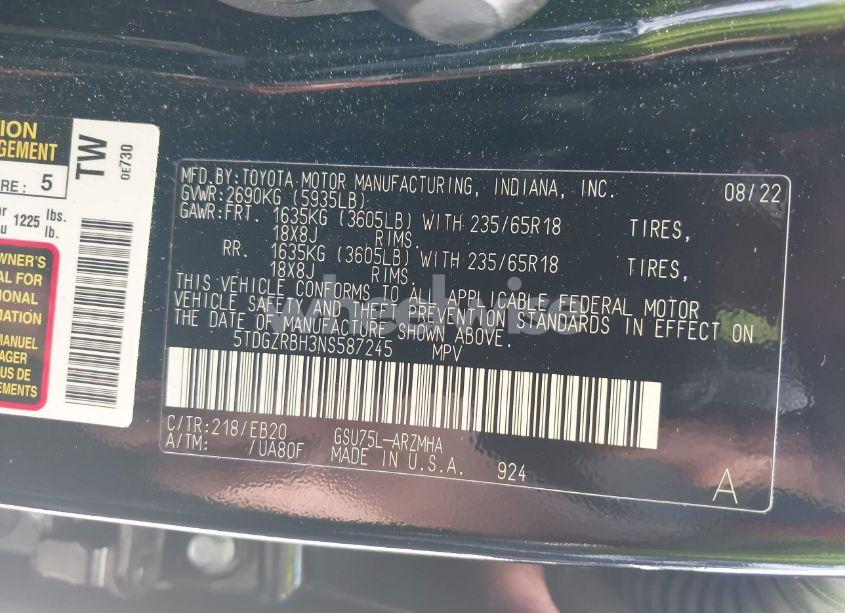 Photo 9 of 2022 Toyota Highlander XLE (VIN 5TDGZRBH3NS587245)