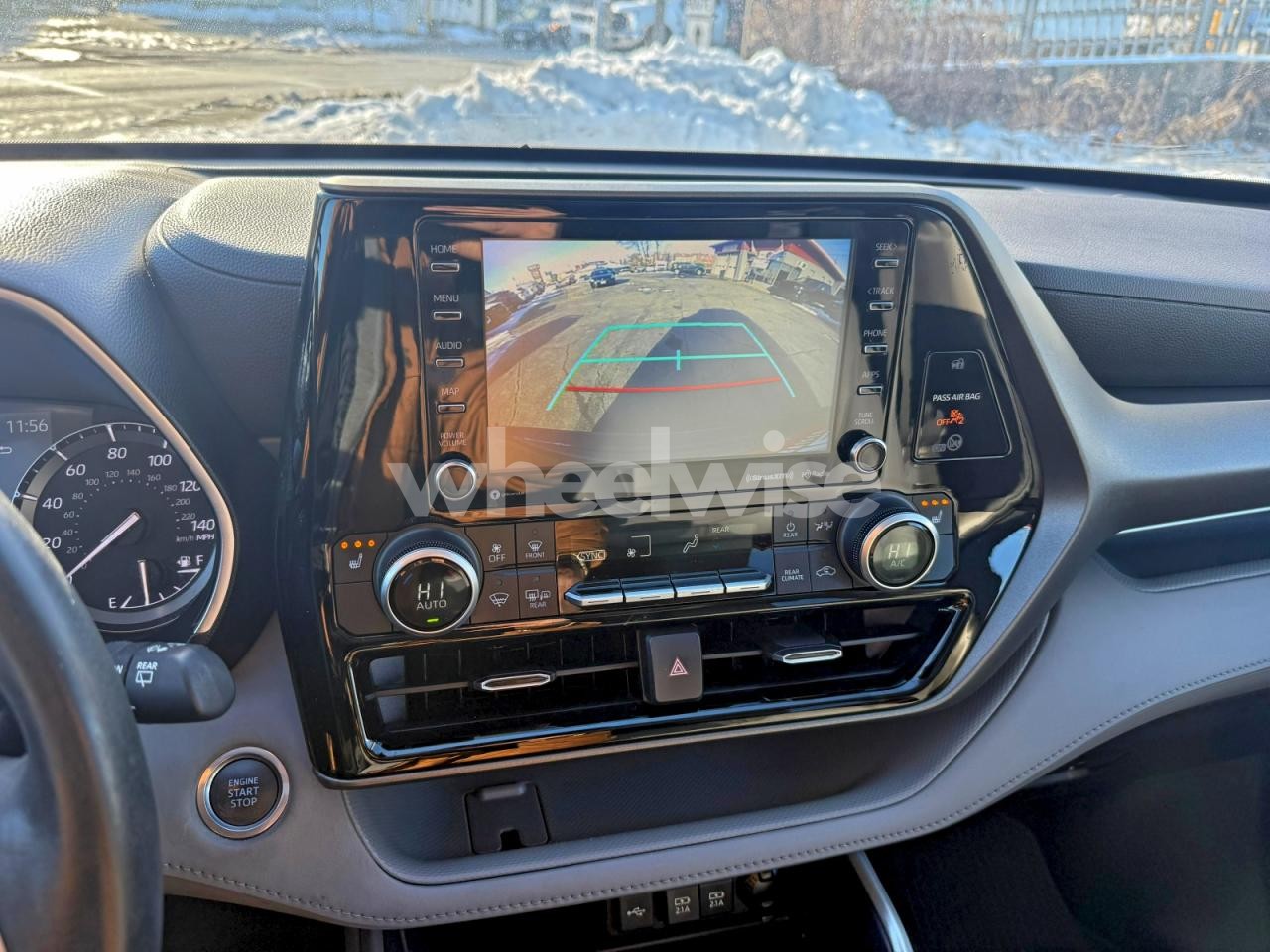 Photo 11 of 2020 TOYOTA HIGHLANDER XLE (VIN 5TDGZRBH4LS048405)