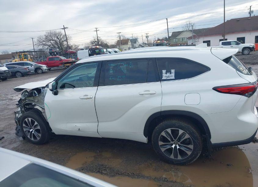 Photo 14 of 2020 Toyota Highlander XLE (VIN 5TDGZRBH4LS503818)