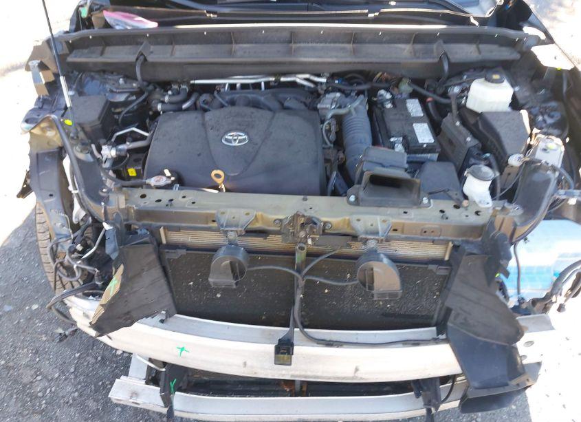 Photo 10 of 2020 Toyota Highlander XLE (VIN 5TDGZRBH4LS508145)