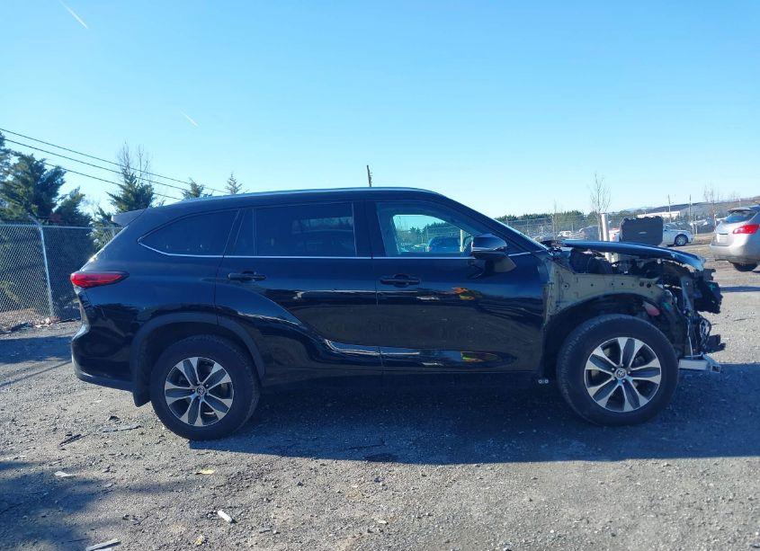 Photo 13 of 2020 Toyota Highlander XLE (VIN 5TDGZRBH4LS508145)
