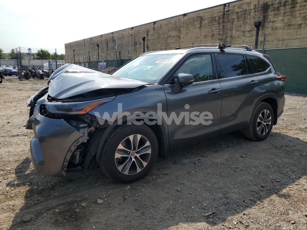 2021 TOYOTA HIGHLANDER XLE (VIN 5TDGZRBH4MS067926) main photo