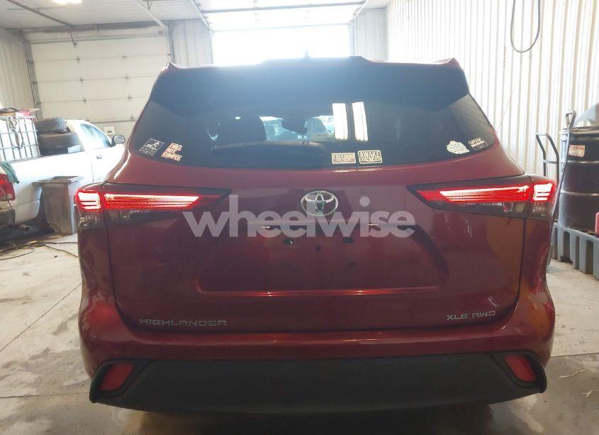 Photo 17 of 2021 Toyota Highlander XLE (VIN 5TDGZRBH4MS107759)