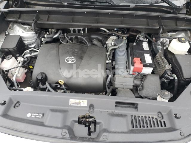 2022 TOYOTA HIGHLANDER XLE (VIN 5TDGZRBH4NS181913) main photo