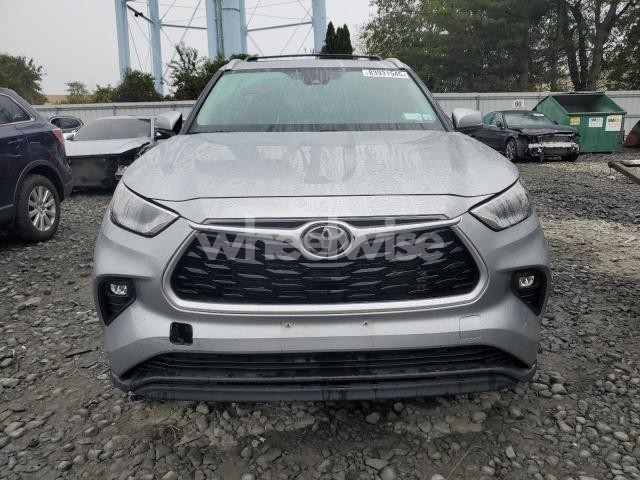 Photo 6 of 2022 TOYOTA HIGHLANDER XLE (VIN 5TDGZRBH4NS181913)