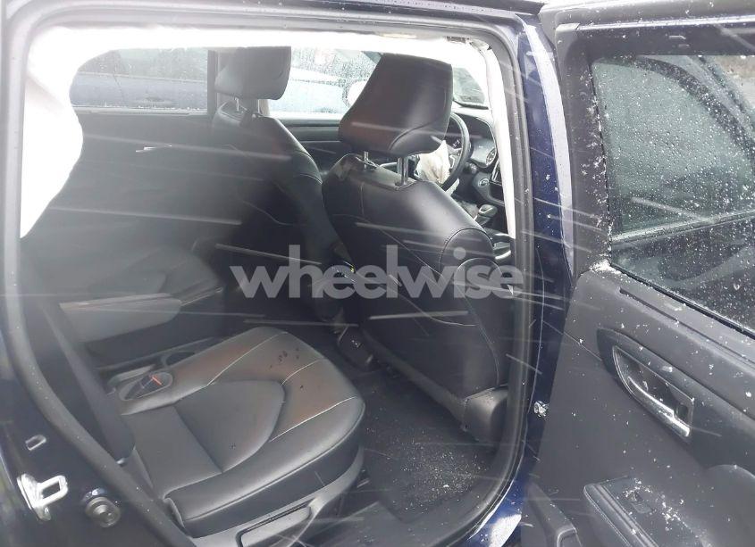 Photo 8 of 2022 Toyota Highlander XLE (VIN 5TDGZRBH4NS240703)