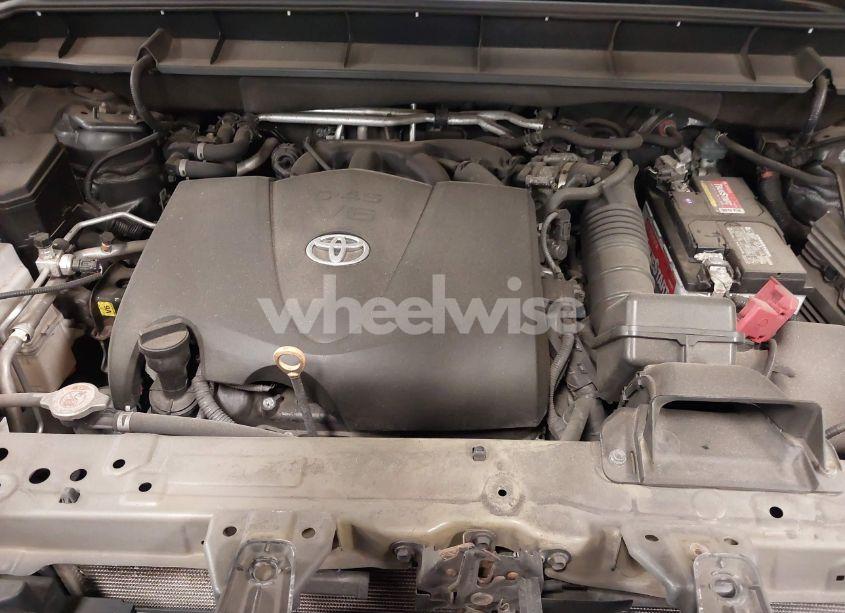 Photo 10 of 2021 Toyota Highlander XLE (VIN 5TDGZRBH5MS062976)