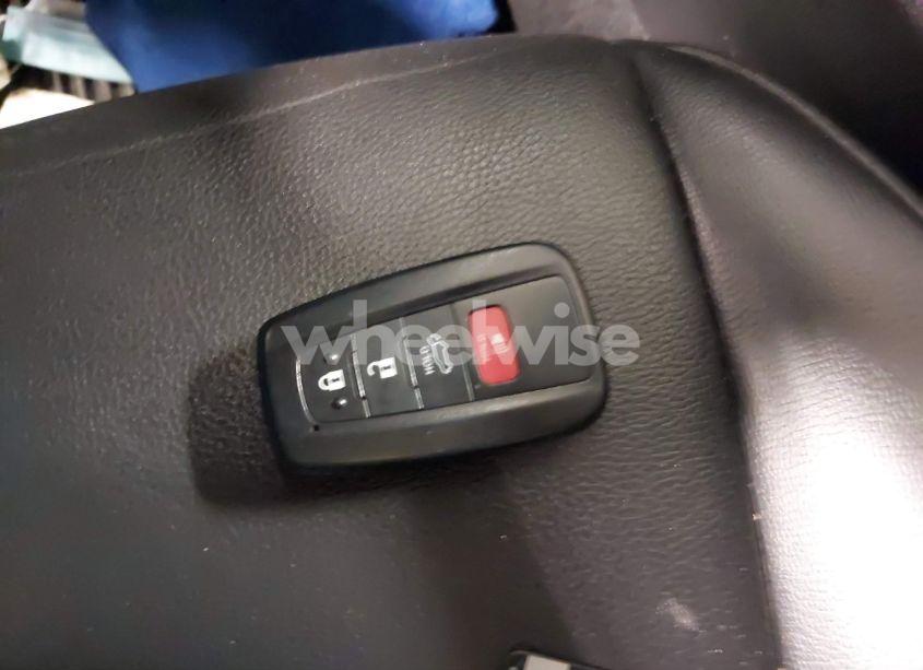 Photo 11 of 2021 Toyota Highlander XLE (VIN 5TDGZRBH5MS062976)