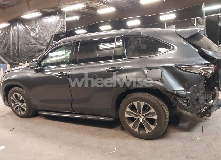 Photo 14 of 2021 Toyota Highlander XLE (VIN 5TDGZRBH5MS062976)