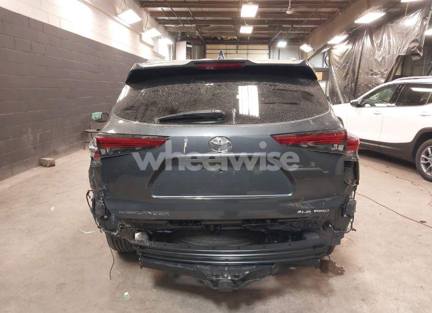 Photo 16 of 2021 Toyota Highlander XLE (VIN 5TDGZRBH5MS062976)