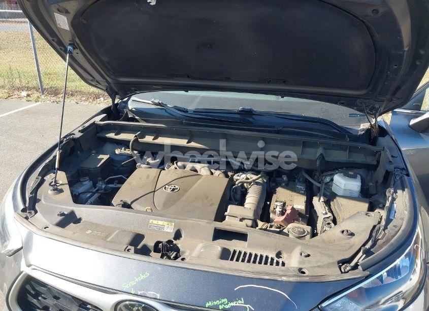 Photo 10 of 2020 Toyota Highlander XLE (VIN 5TDGZRBH6LS010111)