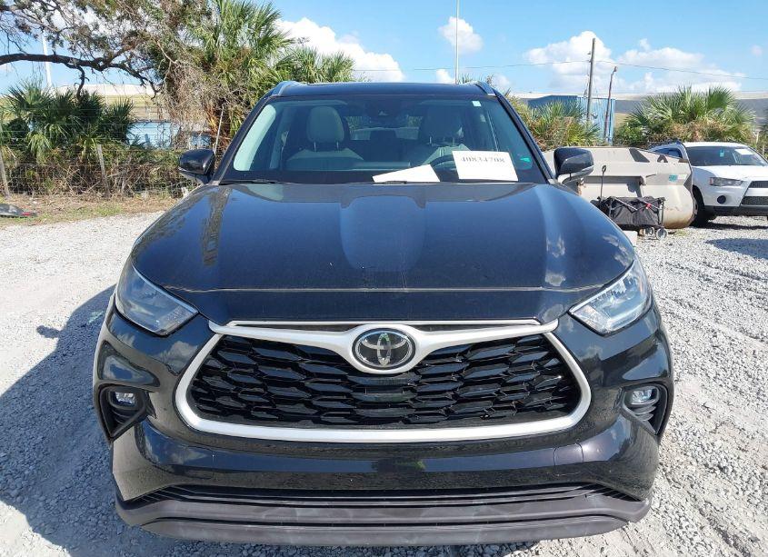 Photo 6 of 2020 Toyota Highlander XLE (VIN 5TDGZRBH6LS026387)