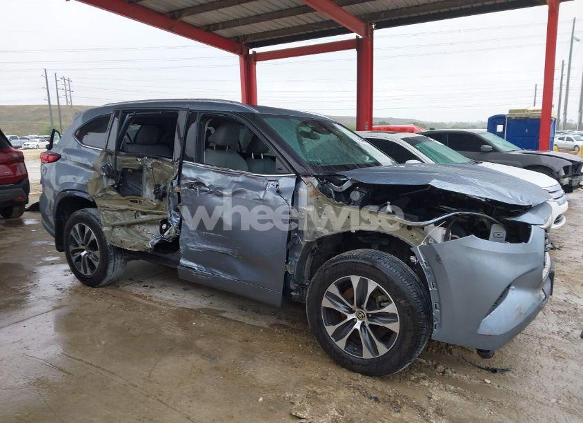 Photo 14 of 2020 Toyota Highlander XLE (VIN 5TDGZRBH6LS032514)