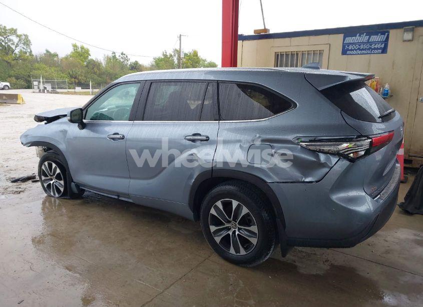 Photo 15 of 2020 Toyota Highlander XLE (VIN 5TDGZRBH6LS032514)