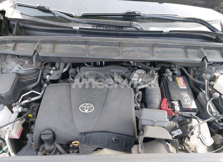 Photo 10 of 2021 Toyota Highlander XLE (VIN 5TDGZRBH6MS075994)