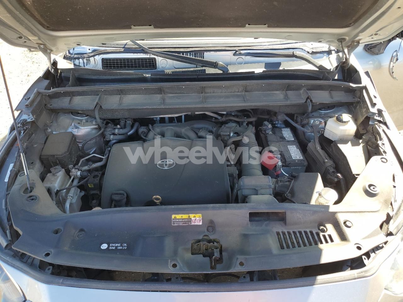 Photo 12 of 2021 TOYOTA HIGHLANDER XLE (VIN 5TDGZRBH6MS122425)