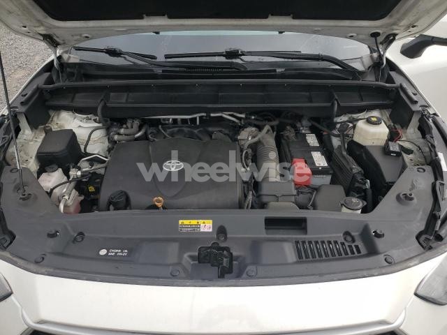 Photo 11 of 2021 TOYOTA HIGHLANDER XLE (VIN 5TDGZRBH6MS131478)