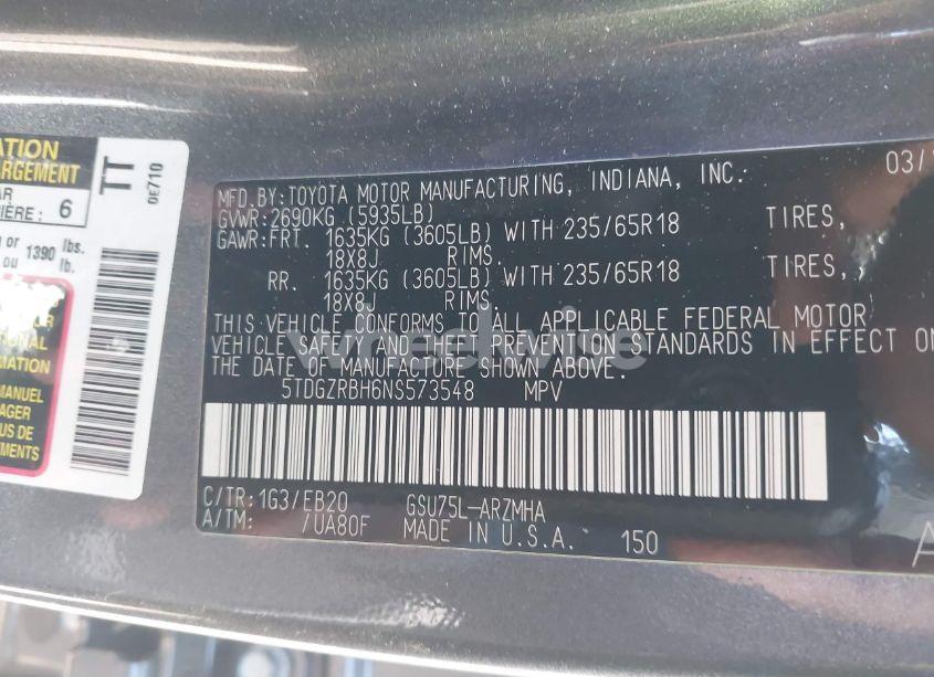 Photo 9 of 2022 Toyota Highlander XLE (VIN 5TDGZRBH6NS573548)