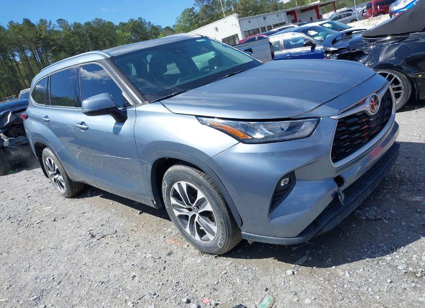 2020 Toyota Highlander XLE (VIN 5TDGZRBH7LS044588) main photo