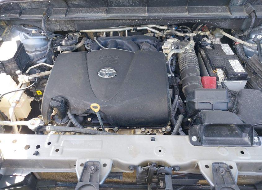 Photo 10 of 2020 Toyota Highlander XLE (VIN 5TDGZRBH7LS044588)