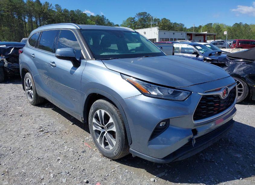 Photo 6 of 2020 Toyota Highlander XLE (VIN 5TDGZRBH7LS044588)