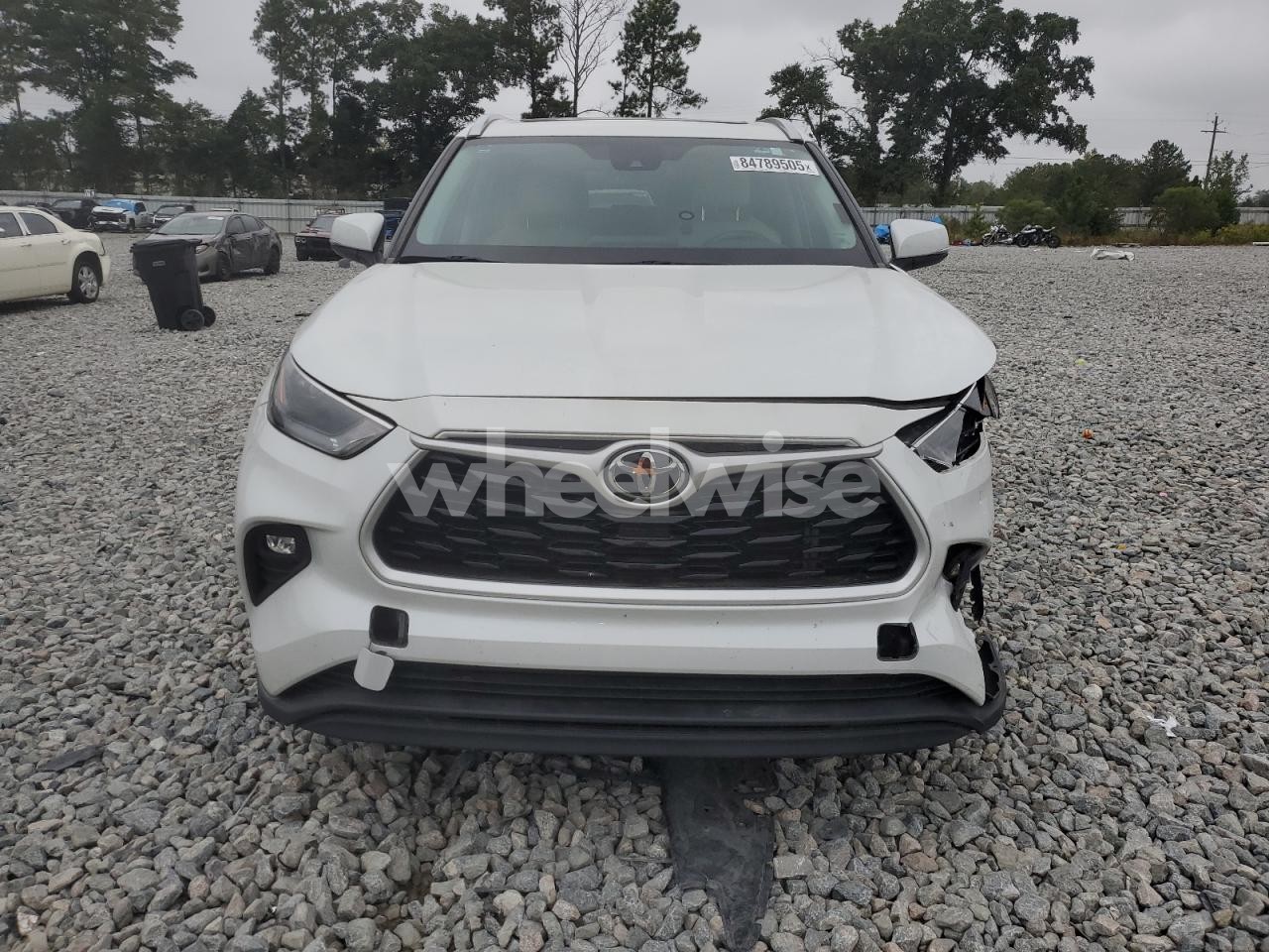 Photo 5 of 2022 TOYOTA HIGHLANDER XLE (VIN 5TDGZRBH7MS068195)